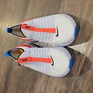 Womens Nike phantom Run flyknit